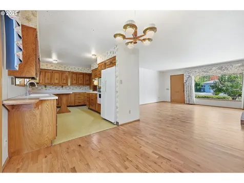 245 SE Juniper Avenue Gresham OR 97080