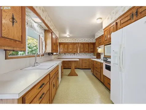 245 SE Juniper Avenue Gresham OR 97080