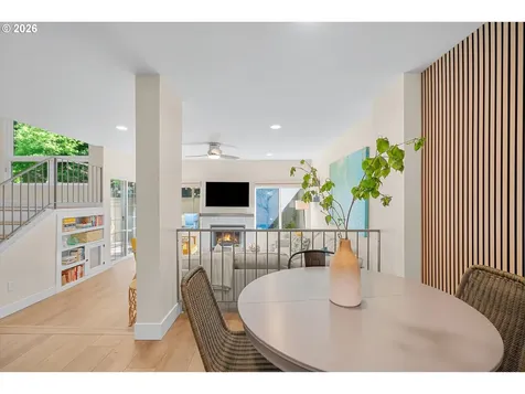 14 Wheatherstone Lake Oswego OR 97035