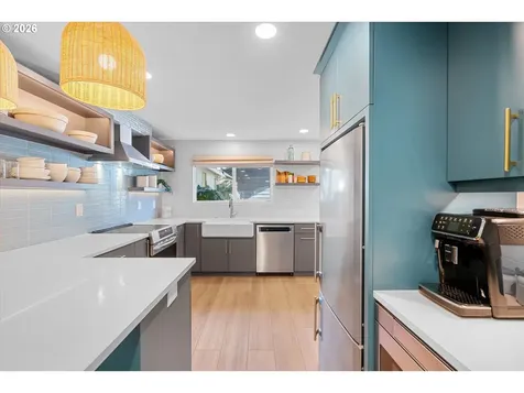 14 Wheatherstone Lake Oswego OR 97035