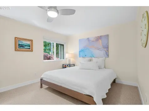 14 Wheatherstone Lake Oswego OR 97035