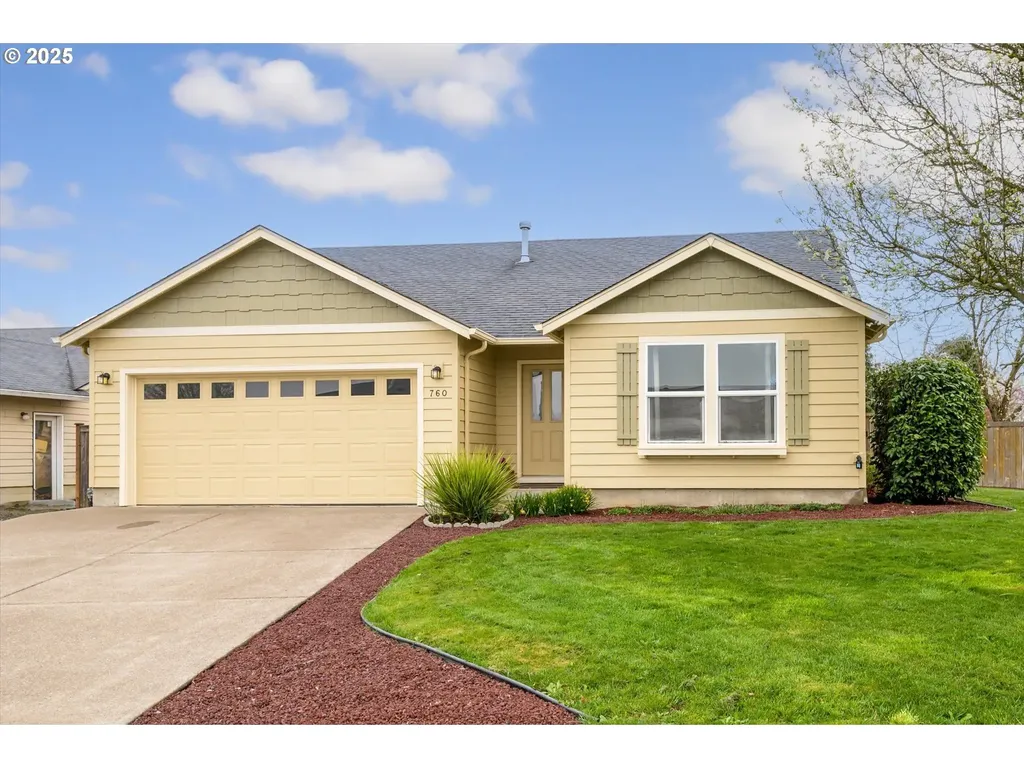 760 Erica Way Harrisburg OR 97446