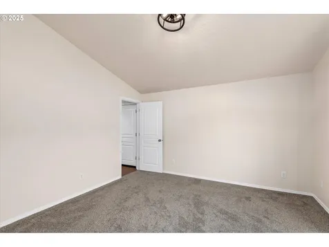 760 Erica Way Harrisburg OR 97446