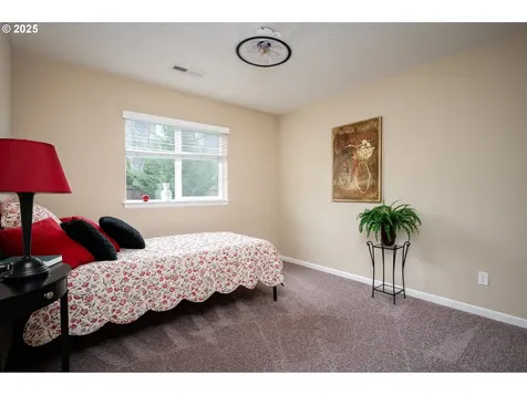 15931 NW Rossetta Street Portland OR 97229