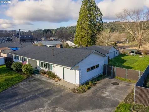 3738 Pennsylvania Street Longview WA 98632