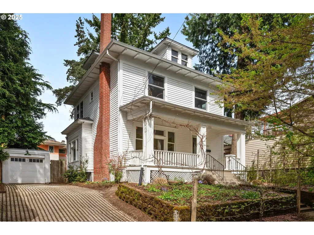 3851 SE Woodward Street Portland OR 97202