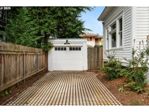 3851 SE Woodward Street Portland OR 97202