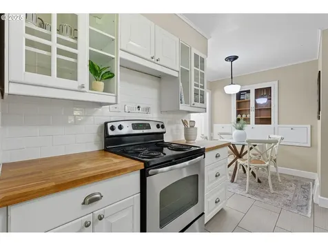 10945 SW 61st Avenue Portland OR 97219