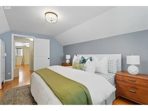 10945 SW 61st Avenue Portland OR 97219