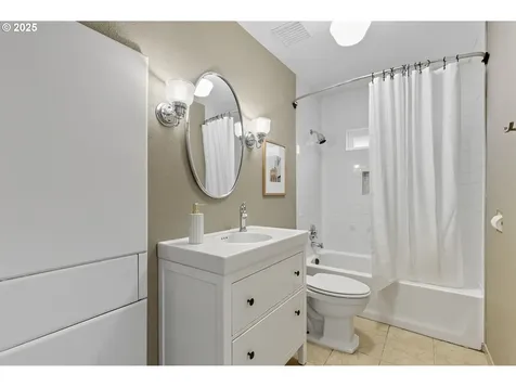 10945 SW 61st Avenue Portland OR 97219