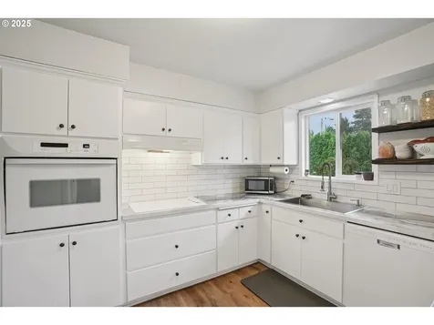 902 SE Atherton Avenue Gresham OR 97080