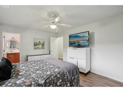 902 SE Atherton Avenue Gresham OR 97080