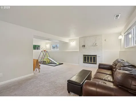 902 SE Atherton Avenue Gresham OR 97080