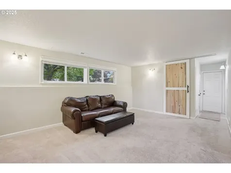 902 SE Atherton Avenue Gresham OR 97080