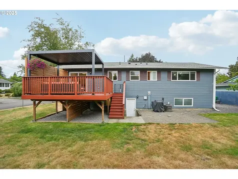 902 SE Atherton Avenue Gresham OR 97080