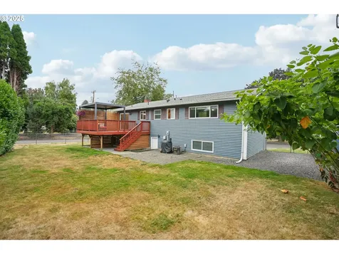 902 SE Atherton Avenue Gresham OR 97080