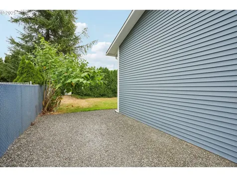 902 SE Atherton Avenue Gresham OR 97080