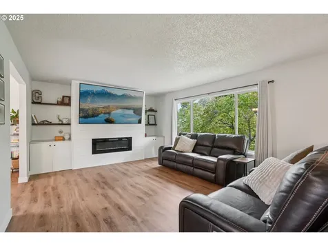 902 SE Atherton Avenue Gresham OR 97080