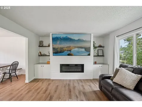 902 SE Atherton Avenue Gresham OR 97080