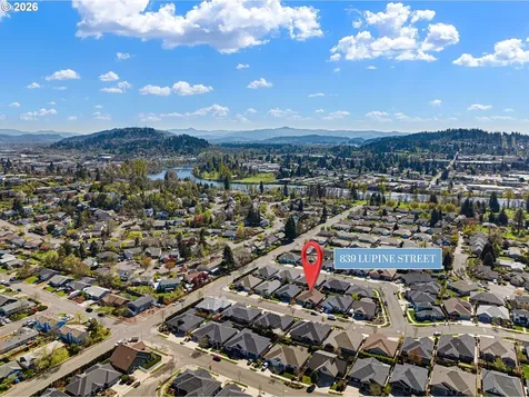 839 Lupine Street Springfield OR 97477