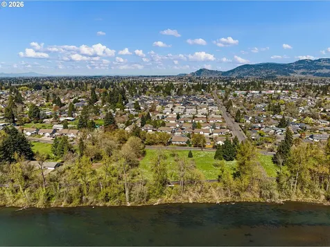 839 Lupine Street Springfield OR 97477