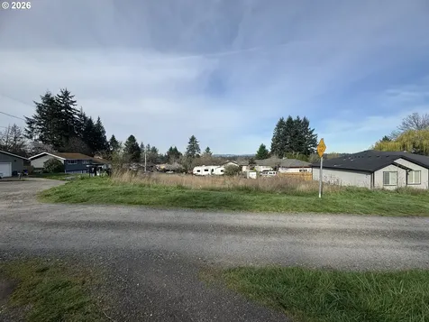SE Nwc Schiller SE 140 Avenue Portland OR 97236
