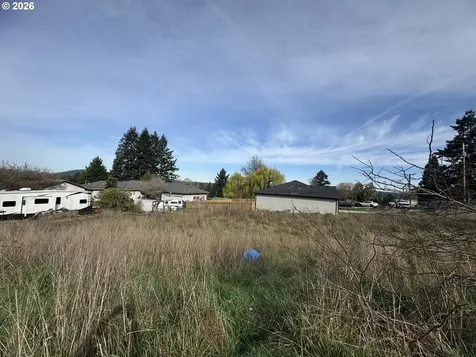 SE Nwc Schiller SE 140 Avenue Portland OR 97236