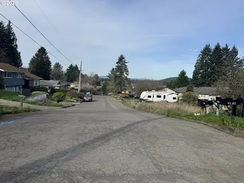 SE Nwc Schiller SE 140 Avenue Portland OR 97236