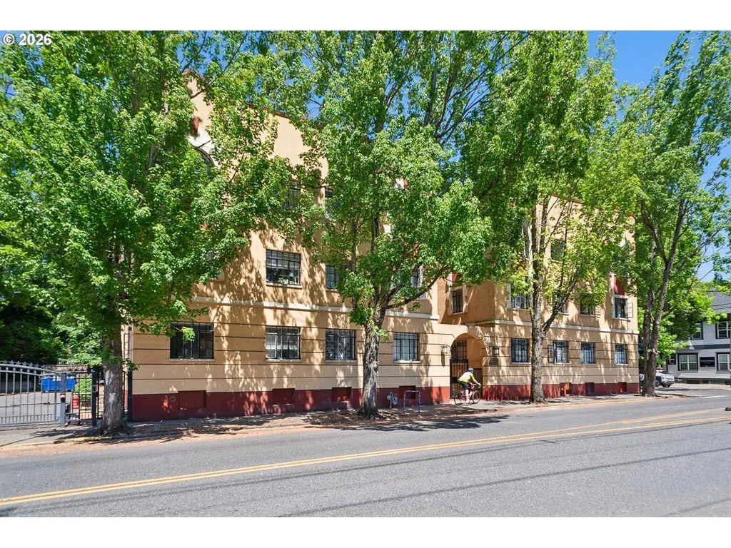 2829 SE Belmont Street Portland OR 97214