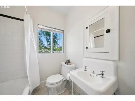 2829 SE Belmont Street Portland OR 97214