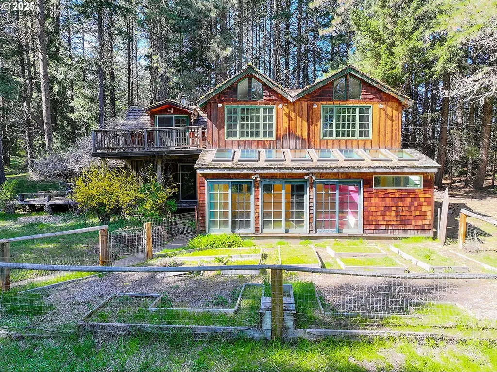 101 Cooke Road White Salmon WA 98672