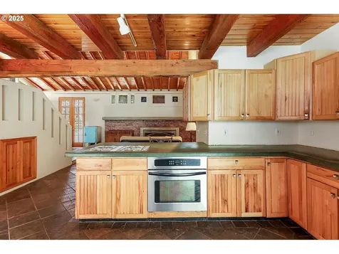101 Cooke Road White Salmon WA 98672