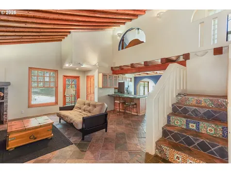101 Cooke Road White Salmon WA 98672