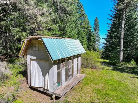 101 Cooke Road White Salmon WA 98672