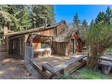 101 Cooke Road White Salmon WA 98672