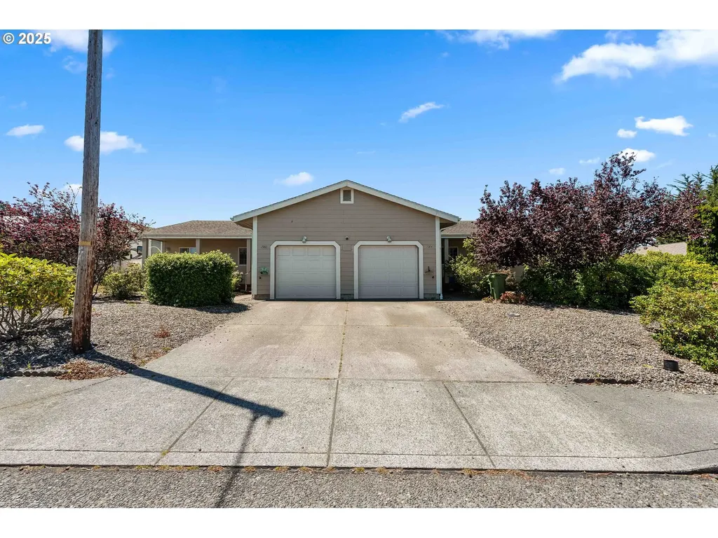 1986 Garfield Street North Bend OR 97459