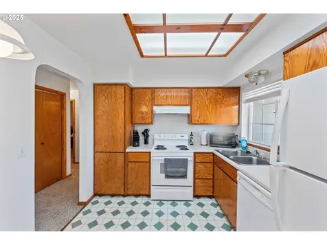 1986 Garfield Street North Bend OR 97459
