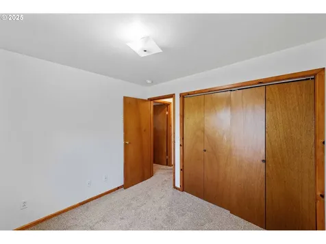 1986 Garfield Street North Bend OR 97459