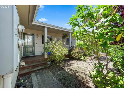 1986 Garfield Street North Bend OR 97459