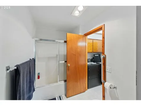 1986 Garfield Street North Bend OR 97459