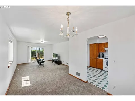 1986 Garfield Street North Bend OR 97459