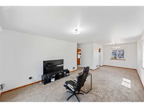 1986 Garfield Street North Bend OR 97459