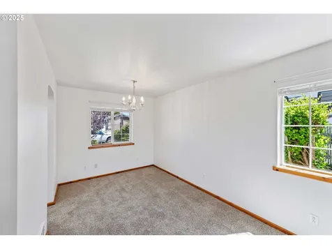 1986 Garfield Street North Bend OR 97459
