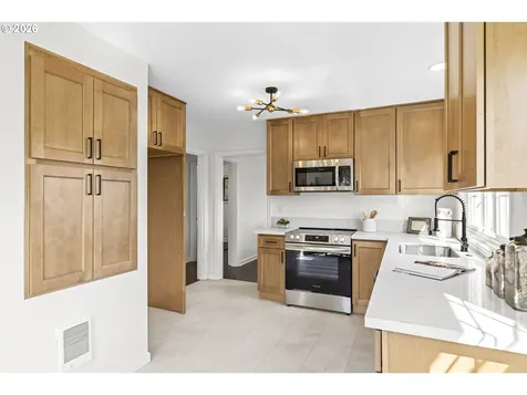 1224 NE Roselawn Street Portland OR 97211