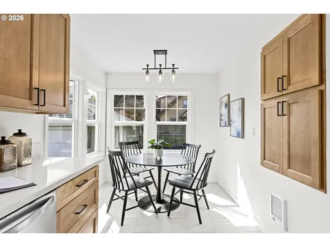 1224 NE Roselawn Street Portland OR 97211