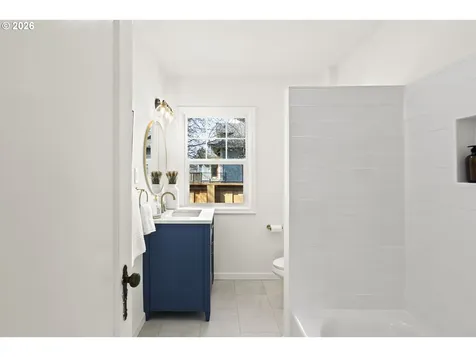 1224 NE Roselawn Street Portland OR 97211