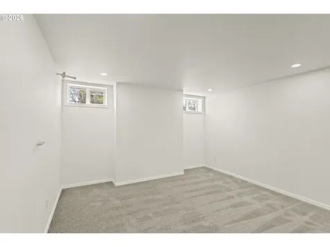 1224 NE Roselawn Street Portland OR 97211