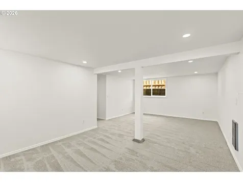 1224 NE Roselawn Street Portland OR 97211