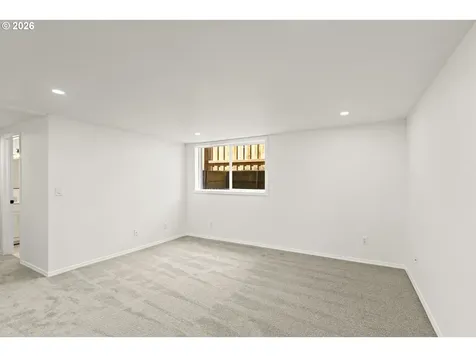1224 NE Roselawn Street Portland OR 97211