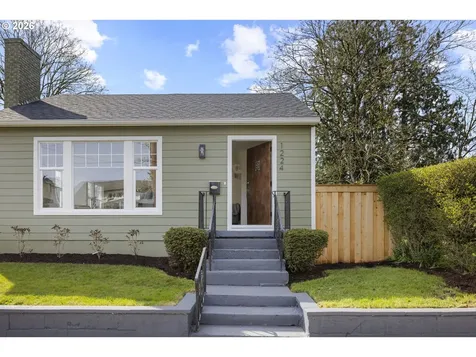 1224 NE Roselawn Street Portland OR 97211